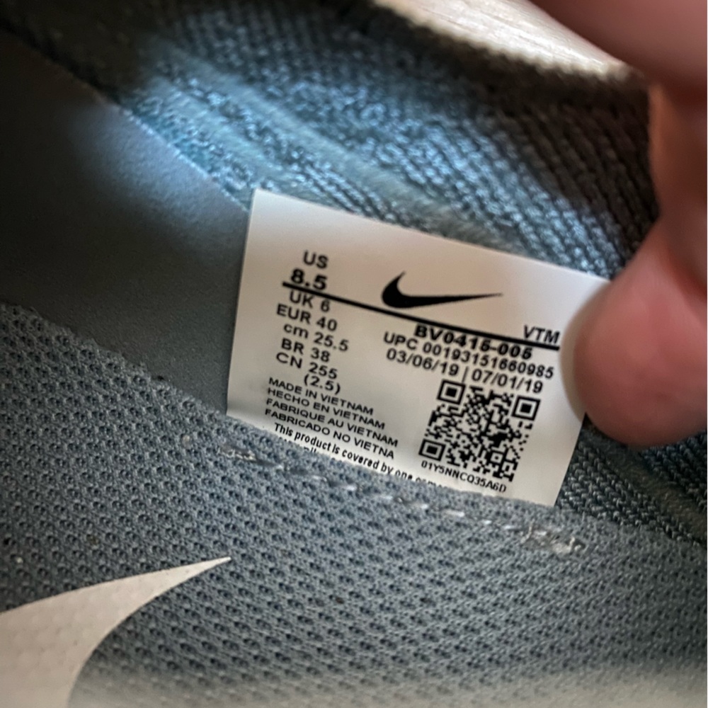 Nike Epic Phantom React Flyknit 8.5 in Silver Blue - Picture 5 of 6